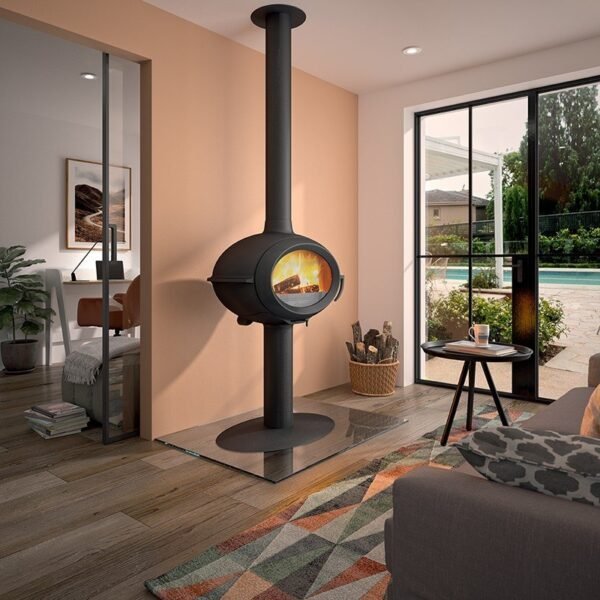 Poêle à bois en Fonte Brio sur pied Raccordable INVICTA